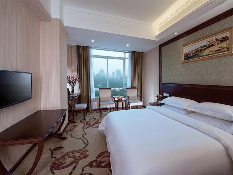 Vienna Hotel Guangzhou Shaheding Metro Station 외부 사진