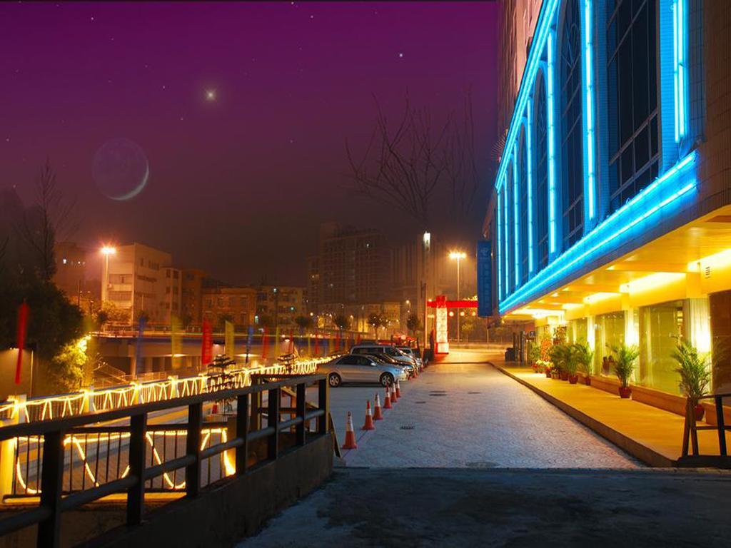 Vienna Hotel Guangzhou Shaheding Metro Station 외부 사진