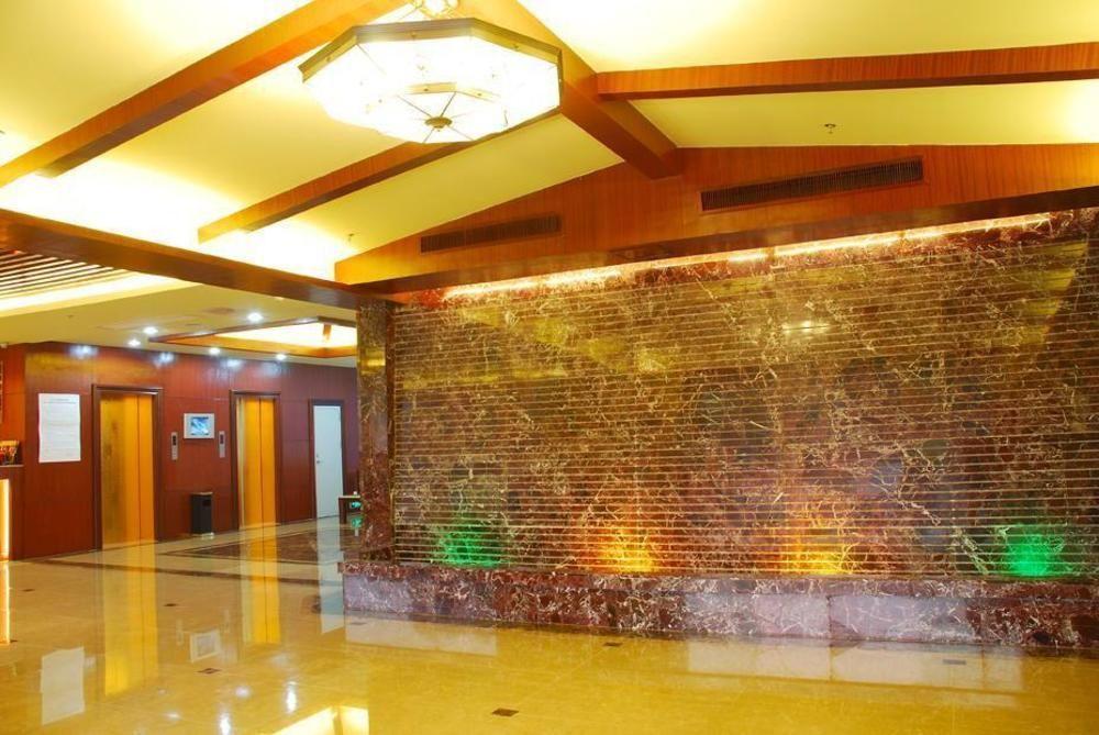 Vienna Hotel Guangzhou Shaheding Metro Station 외부 사진
