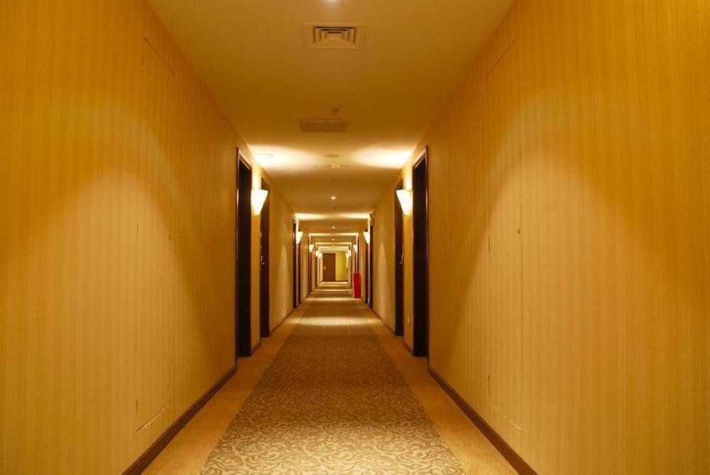 Vienna Hotel Guangzhou Shaheding Metro Station 외부 사진