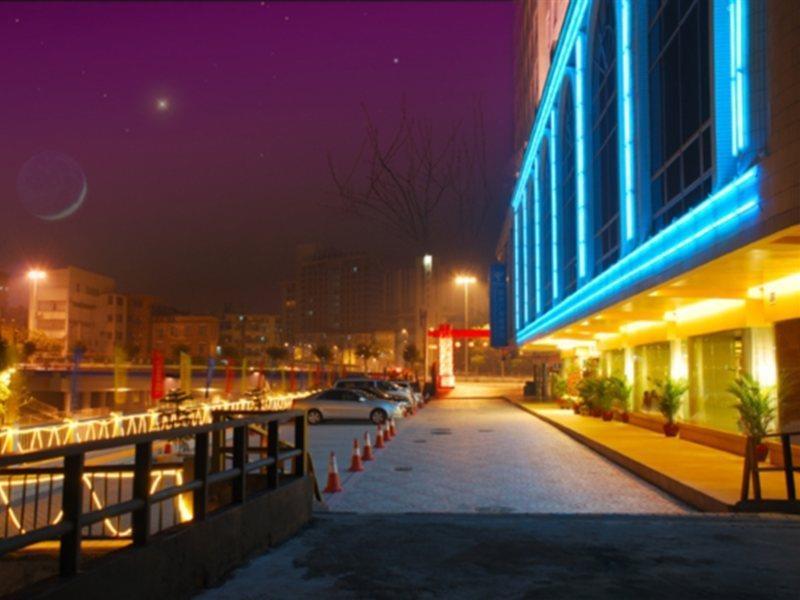 Vienna Hotel Guangzhou Shaheding Metro Station 외부 사진