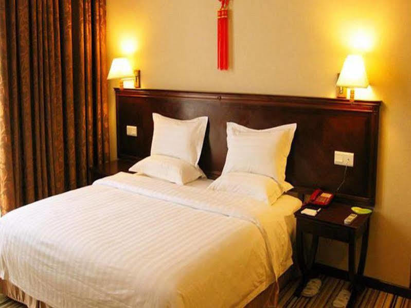 Vienna Hotel Guangzhou Shaheding Metro Station 외부 사진